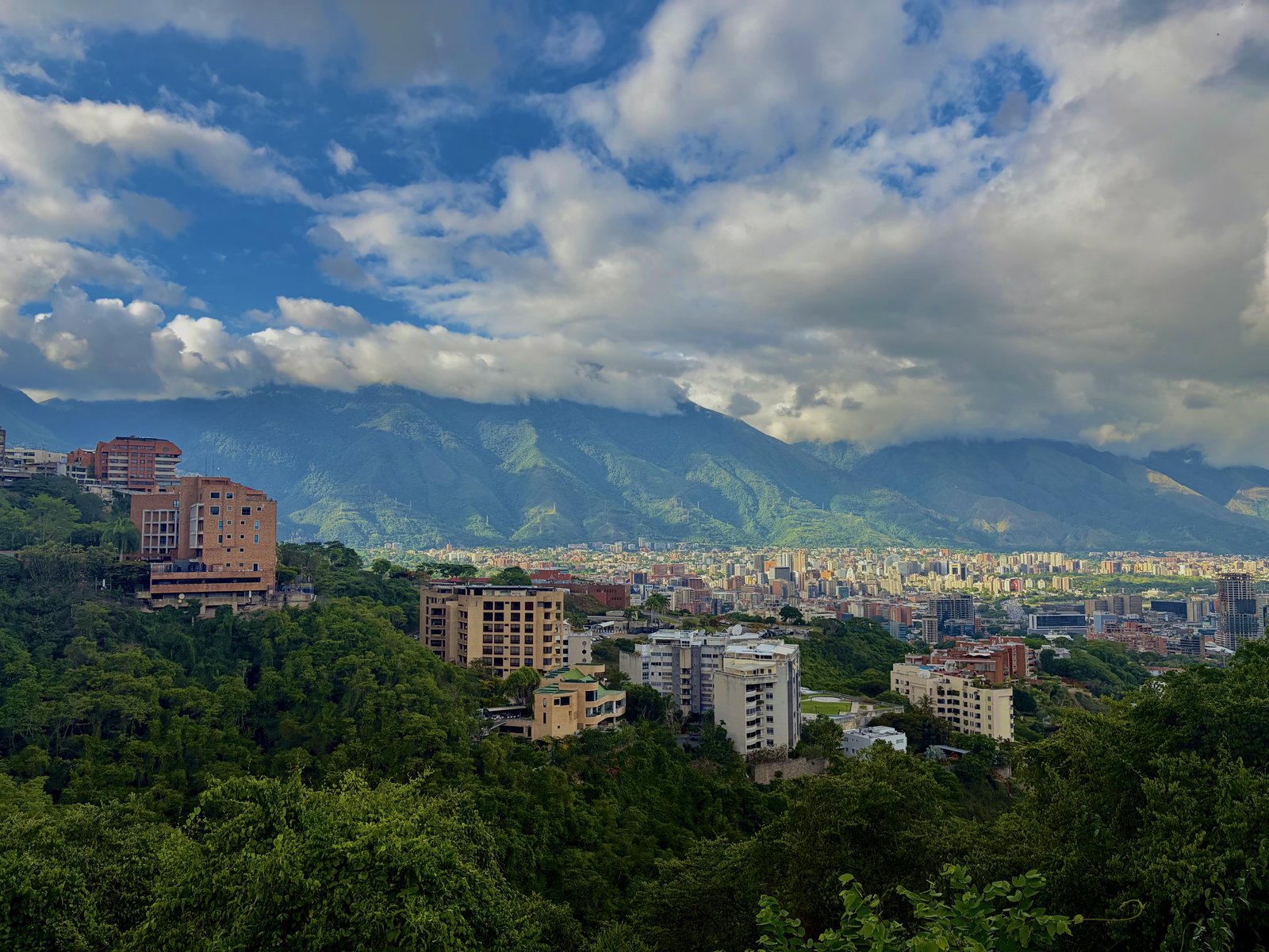 Caracas y el cerro El Ávila